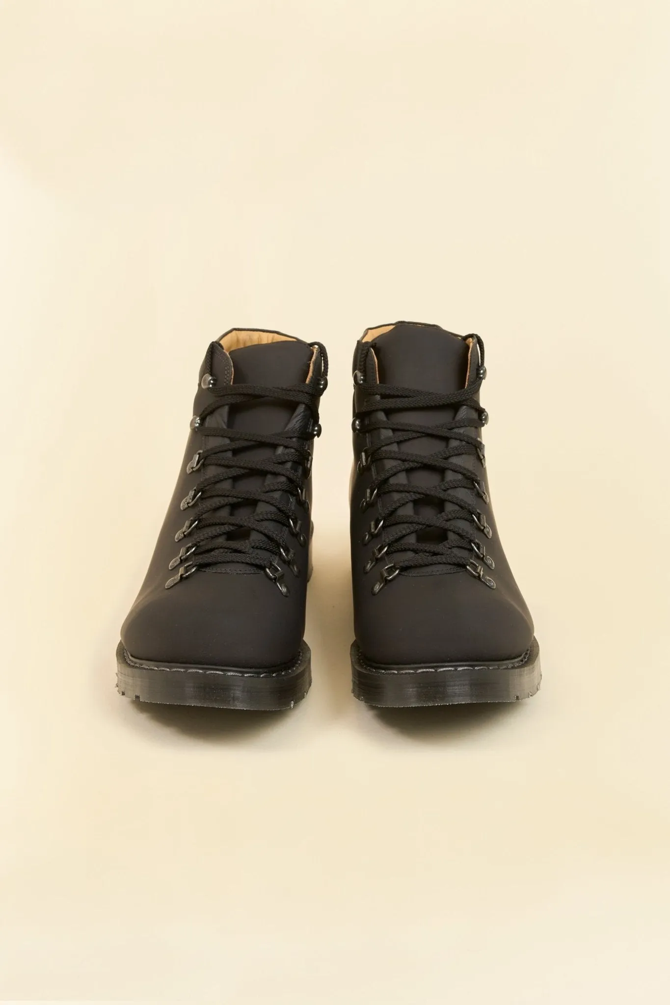 Solovair Urban Hiker - Black Greasy